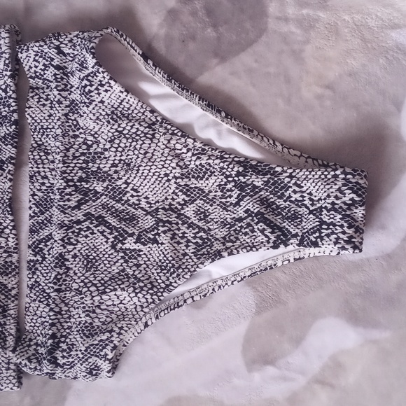 Snake Print Bikini - Picture 2 of 6